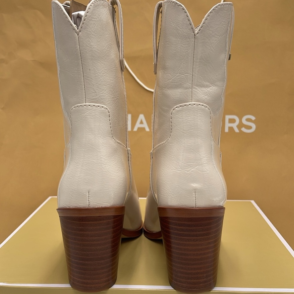 Michael Kors WAVERLY HEELED BOOTIE FAUX LEATHER
49F4WVME6L
LT CREAM - Picture 13 of 16
